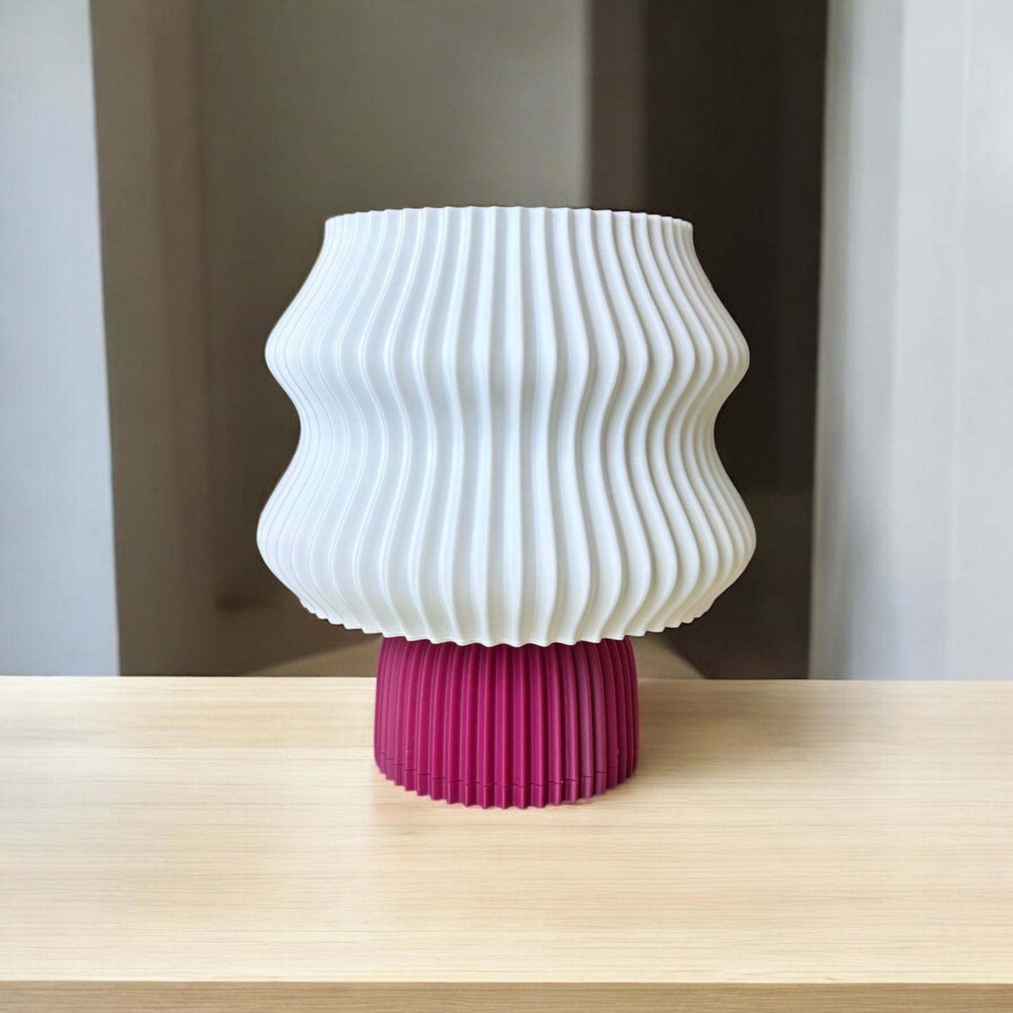 Dalga Formlu Modern Masa Lambası – Eflatun Taban | Kabuk Factory Tasarımı