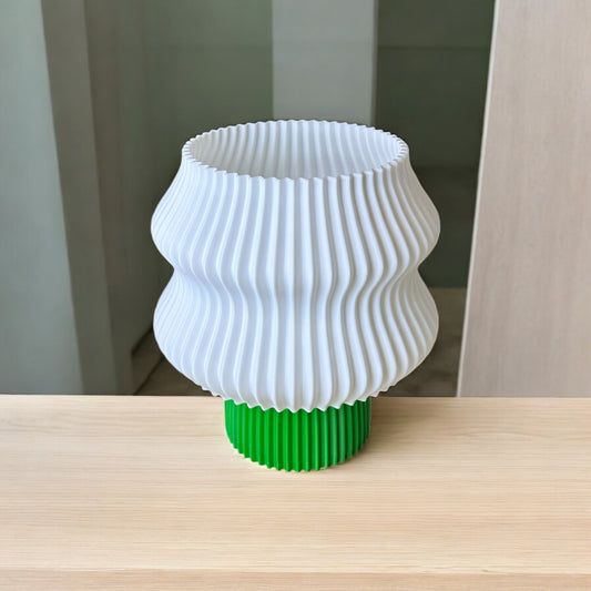 Dalga Formlu Modern Masa Lambası – Yeşil Taban | Kabuk Factory Tasarımı