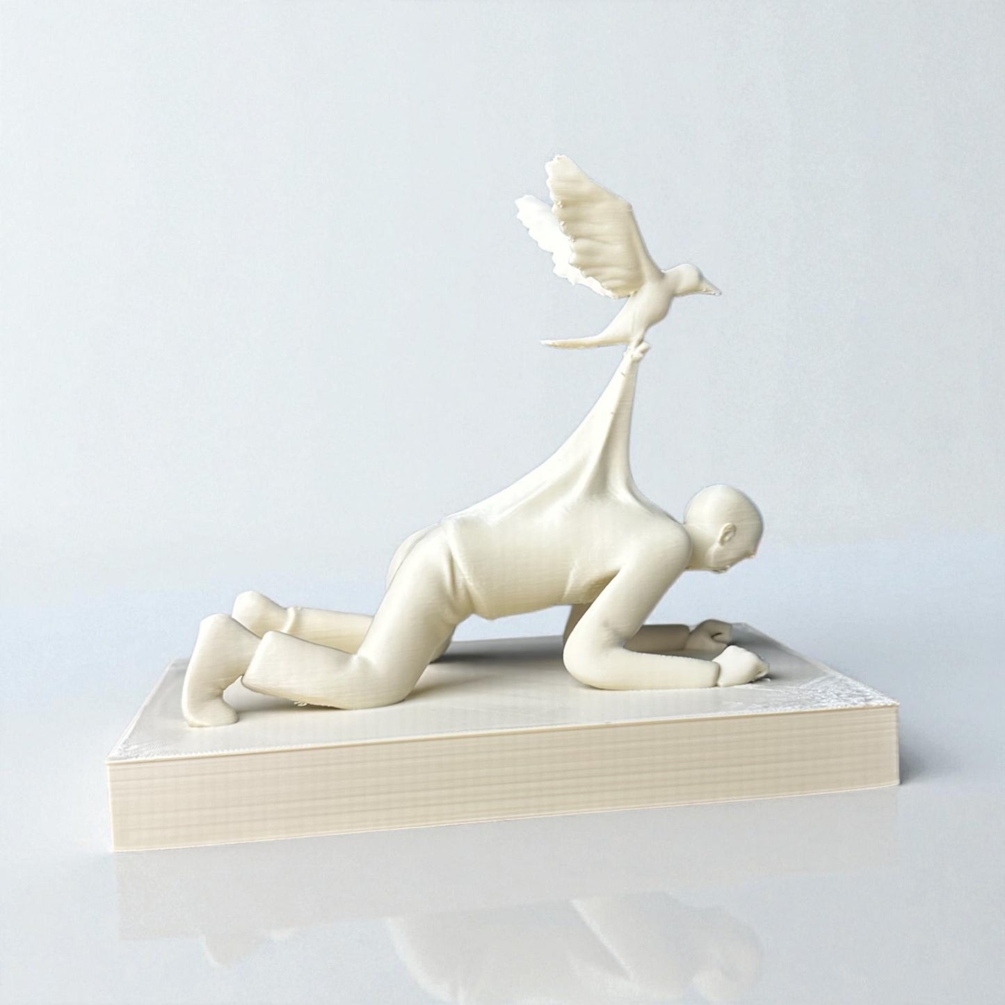 “Özgürlüğe Uçuş” Heykel – Modern Sanat Dekoratif Obje | Kabuk Factory Tasarımı