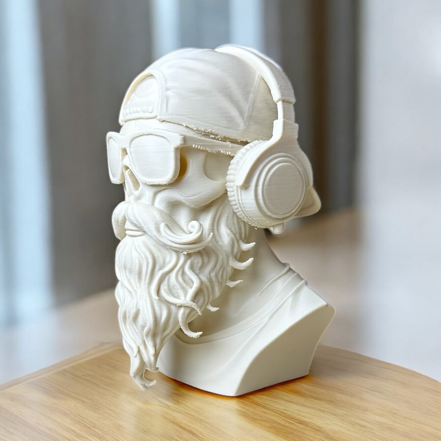 Hipster Kafatası Büst – Kulaklıklı & Şapkalı Dekoratif Heykel | Kabuk Factory Tasarımı