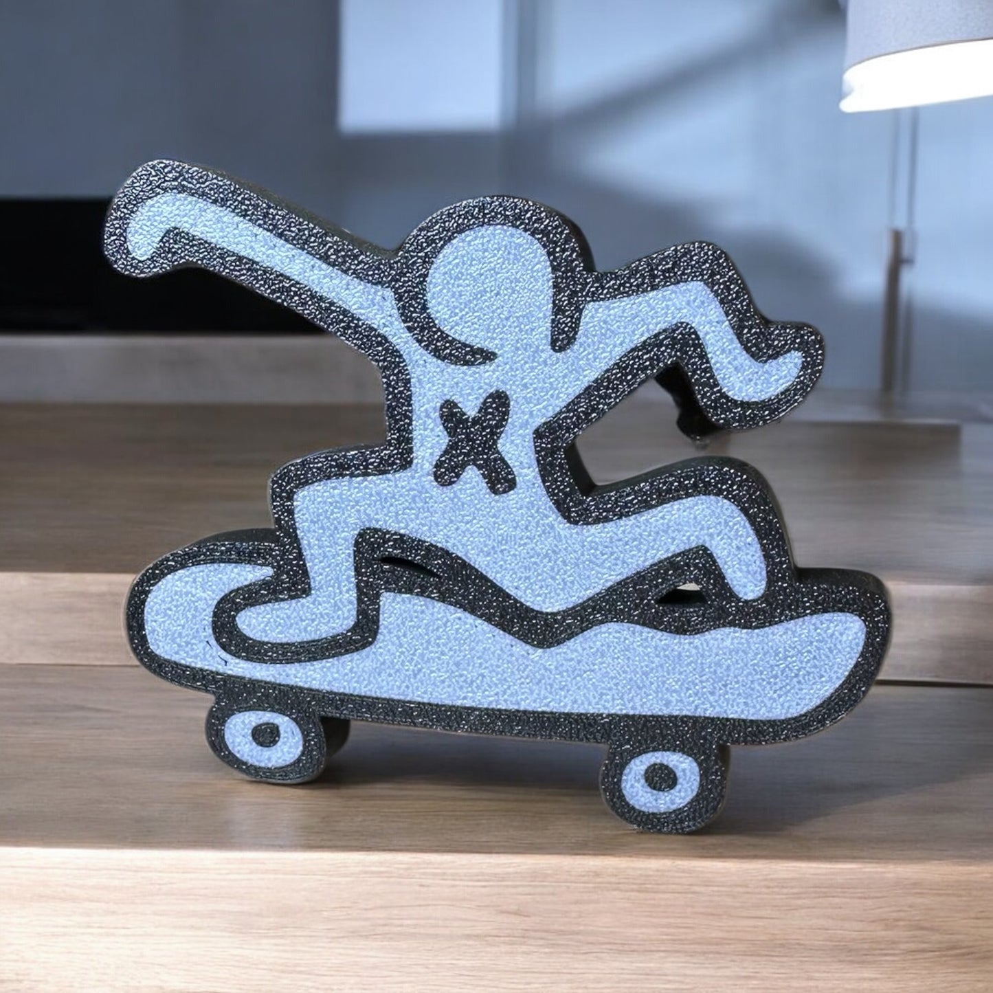Keith Haring Tarzı Skate Figür – Modern Pop Art Dekor | Kabuk Factory Tasarımı