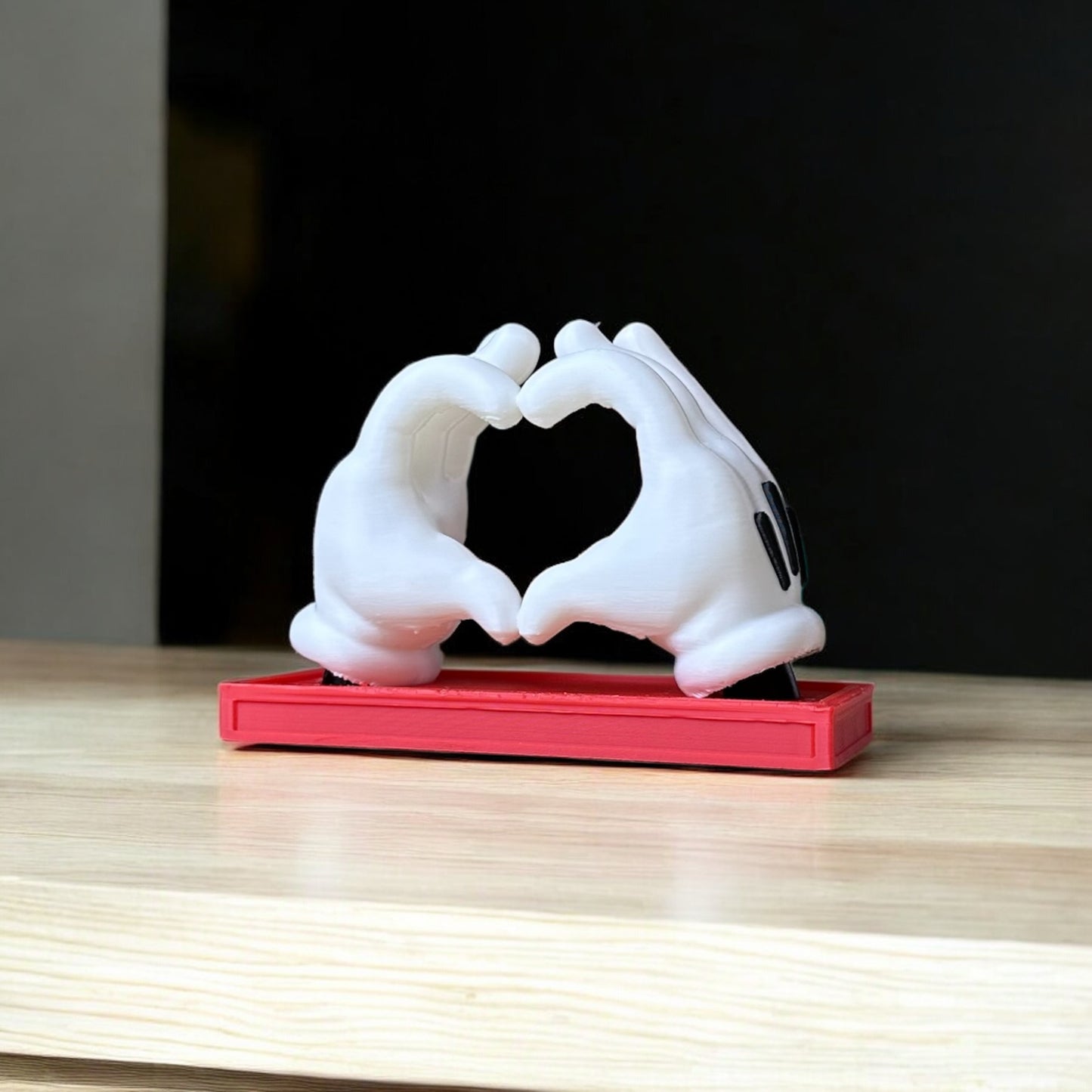 Kalp Eller / Heart Hands – Mickey Tarzı Aşk Heykeli | Kabuk Factory Tasarımı