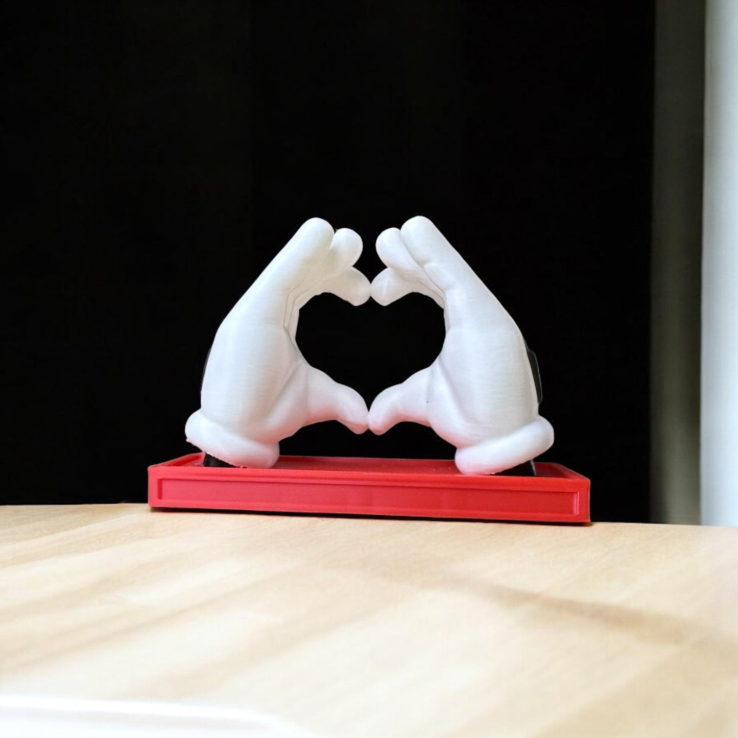 Kalp Eller / Heart Hands – Mickey Tarzı Aşk Heykeli | Kabuk Factory Tasarımı