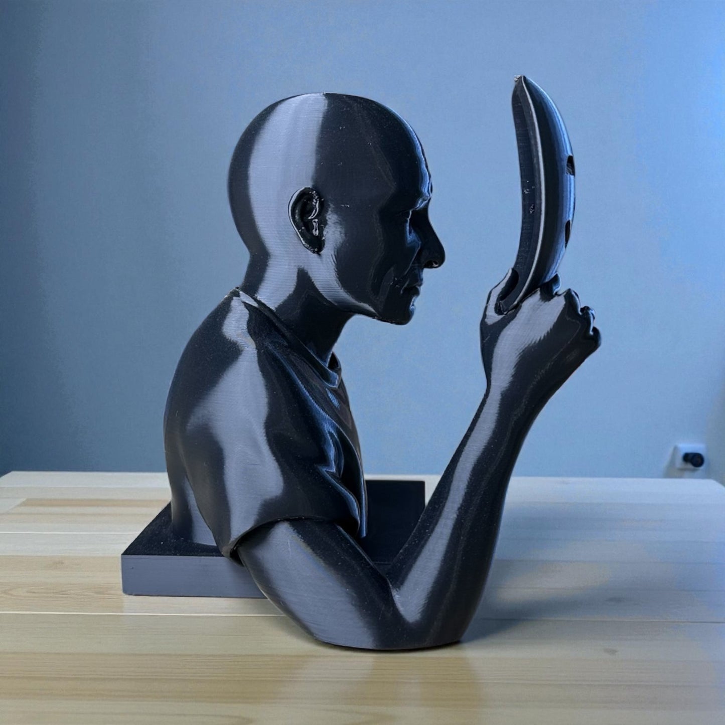 Maskeli Gerçeklik Büstü – Duygusal Konsept Dekoratif Heykel | Modern Sanat Objesi | Kabuk Factory Tasarımı