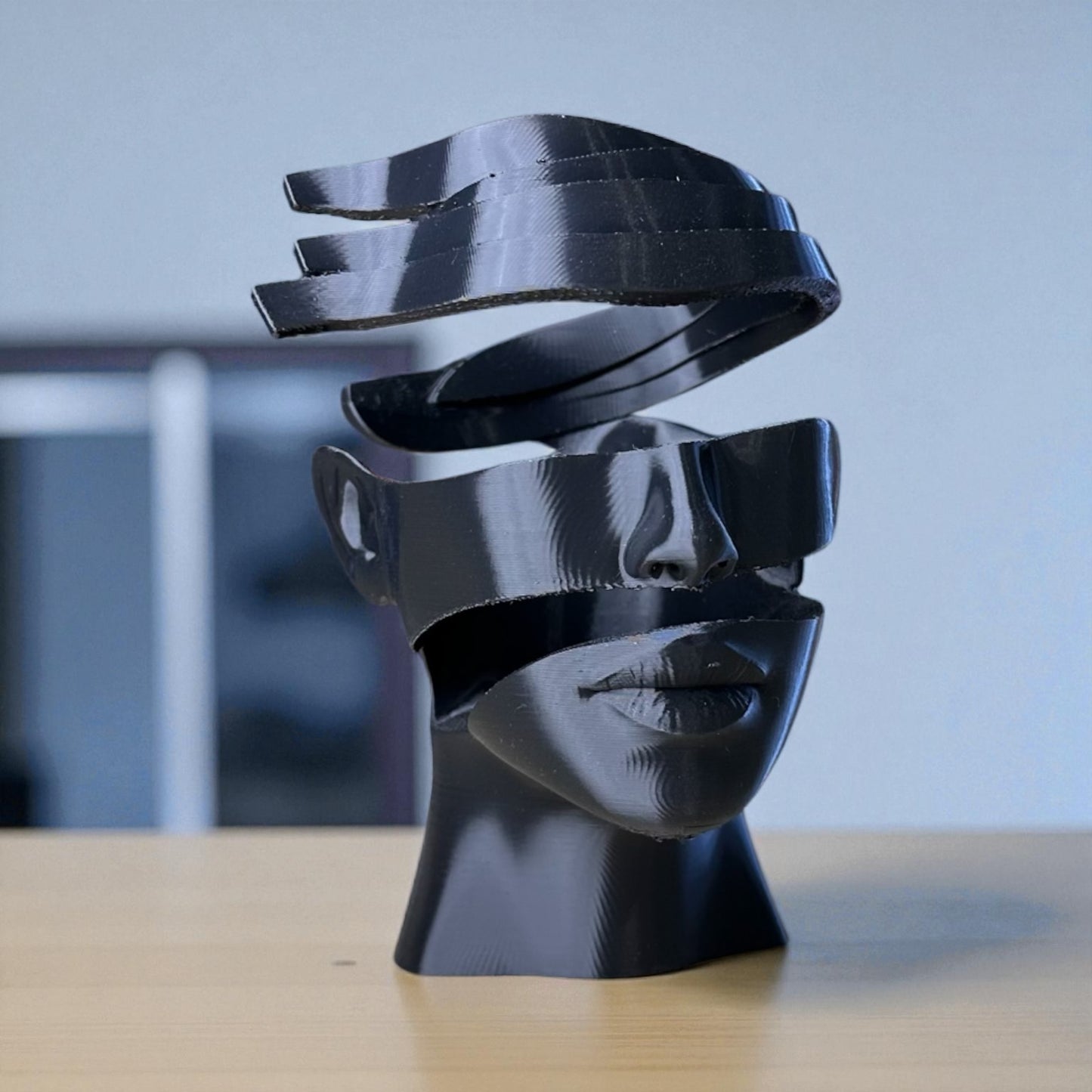 Parçalanmış Soyut Yüz Heykeli – Modern Sanat Dekoratif Büst | Minimal Masa Üstü Obje | Kabuk Factory Tasarımı