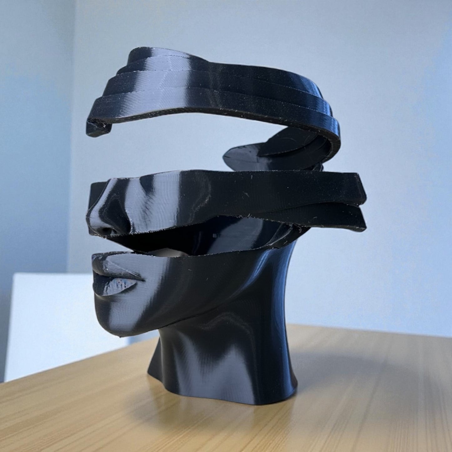 Parçalanmış Soyut Yüz Heykeli – Modern Sanat Dekoratif Büst | Minimal Masa Üstü Obje | Kabuk Factory Tasarımı