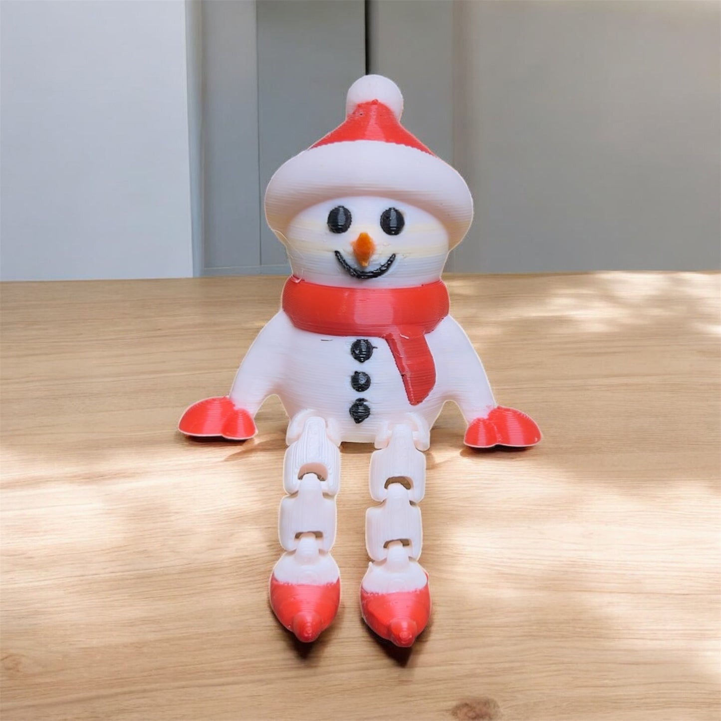 🎄 Sallanan Bacaklı Mini Kardan Adam – Yılbaşı Dekor Figürü | Kabuk Factory Tasarımı